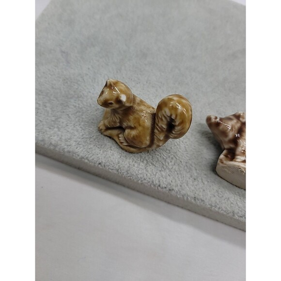 2 Wade Whimsies Figurines Squirrel & Pig  Mini porcelain animals - Picture 13 of 16